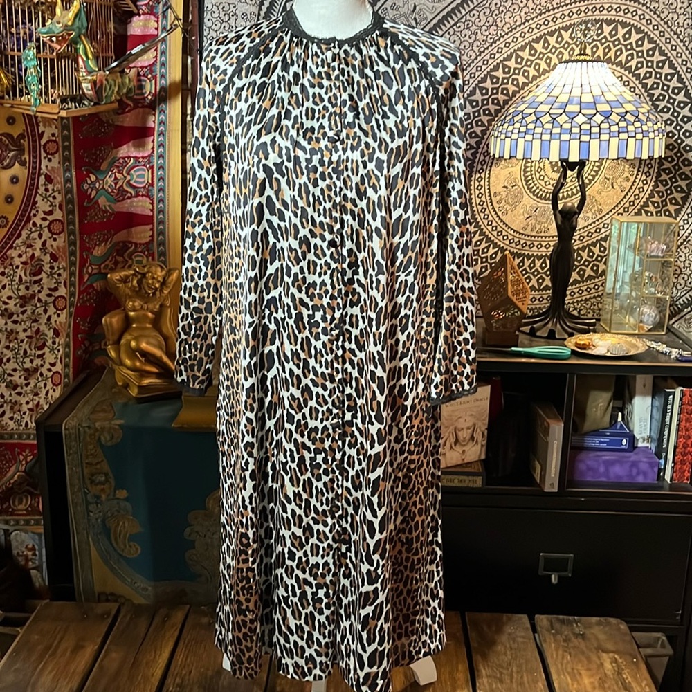 Vanity Fair 2 Piece Set House Coat & Nightgown Leopard Print Vintage